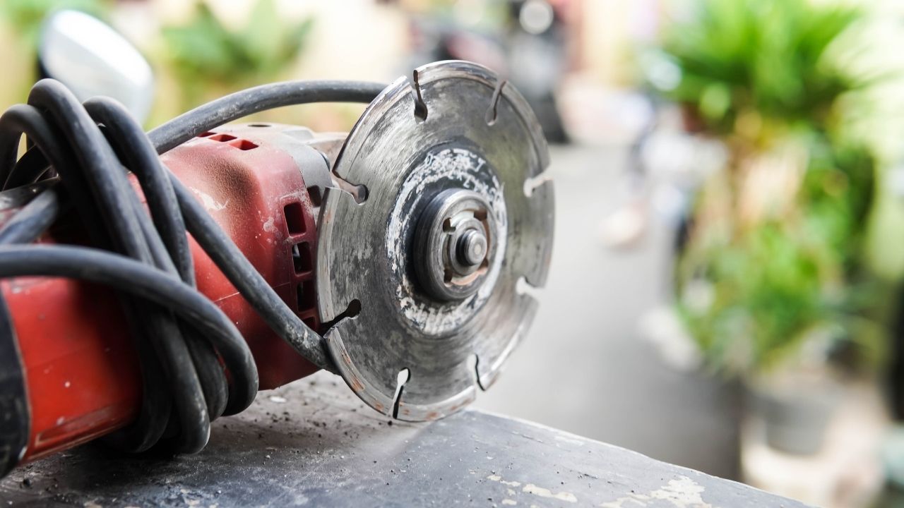 Jak dobrać frezy diamentowe do obróbki krawędzi kamienia?